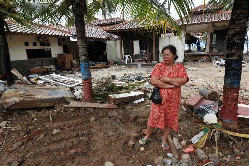 Tsunami En Indonesia: Cifra De Muertos Sube A Más De 400 - NOTIMUNDO