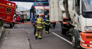 Un accidente entre un bus y un camión dejó 6 heridos