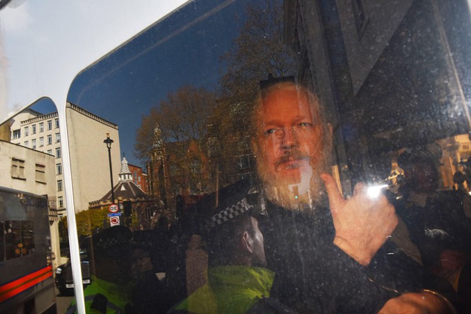 Assange fue detenido por orden de solicitud de extradicción de Estados Unidos