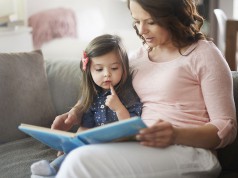 Se debe inculcar la lectura en los niños