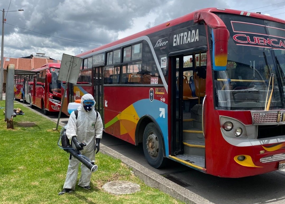 hielo Sermón Rareza El servicio urbano de buses no se reanudará en Cuenca, este lunes 25 de  mayo, por desacuerdos | Notimundo