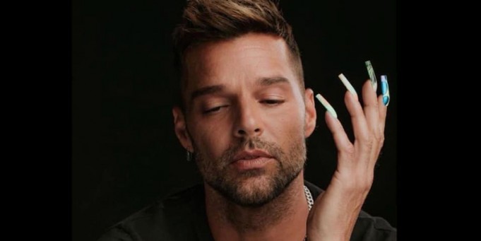 Ricky Martin, Pride, Orgullo LGBTQI, uñas acrílicas