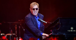 Elton John, Gaby Roslin, David Furnish, Espectacular, Notas del Espectáculo