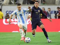 Houston (United States), 05/07/2024.- Argentina defender Nicolás Tagliafico (L) and Ecuador midfielder Kendry Páez (R) in action during the CONMEBOL Copa America 2024 quarterfinals soccer match between Argentina and Ecuador, in Houston, Texas, USA, 04 July 2024. EFE/EPA/LESLIE PLAZA JOHNSON